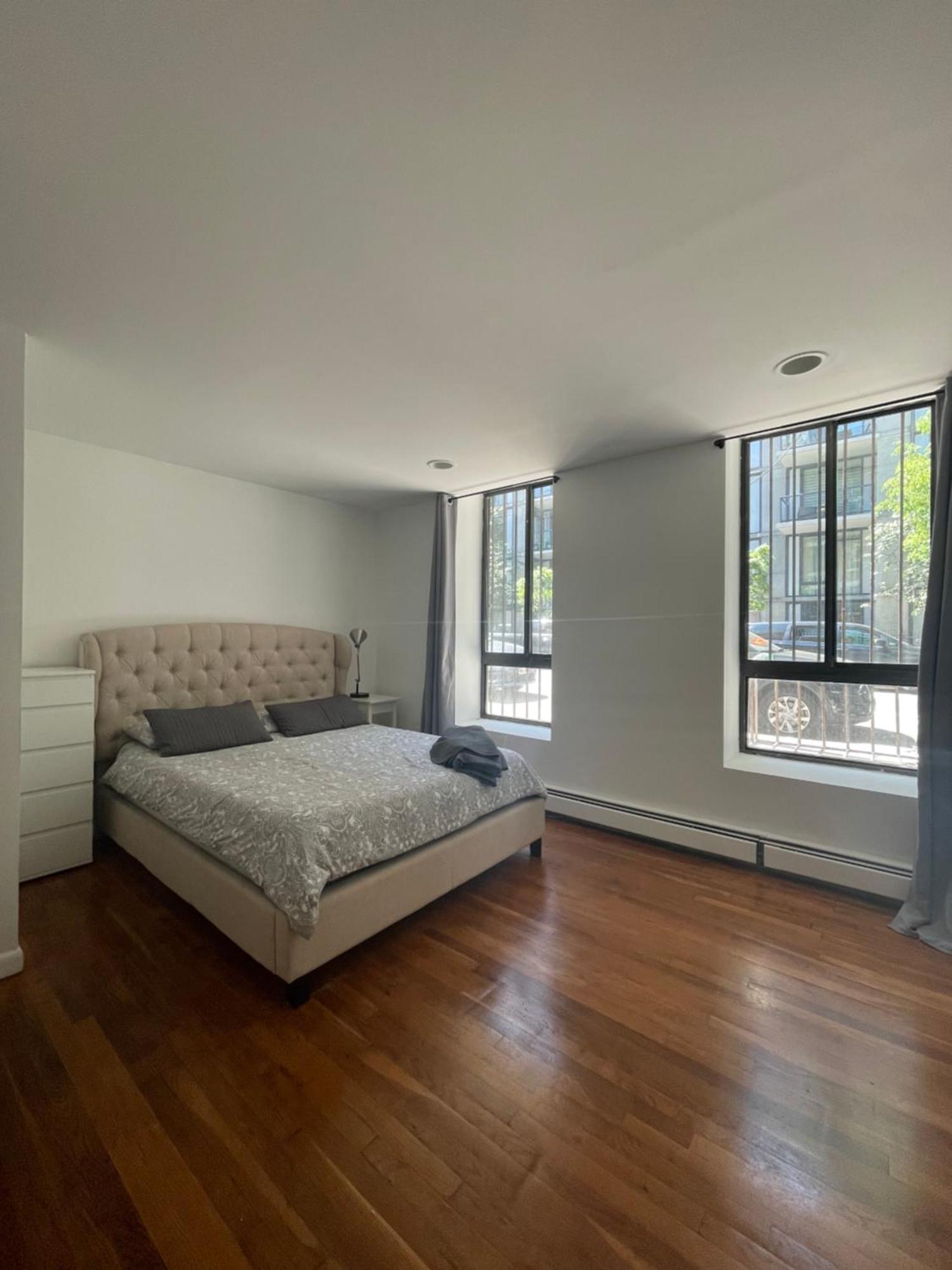 Near Park! Apartment